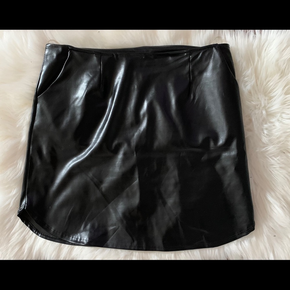 Black skirt size L